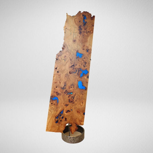 Luminaire bois, résine et métal